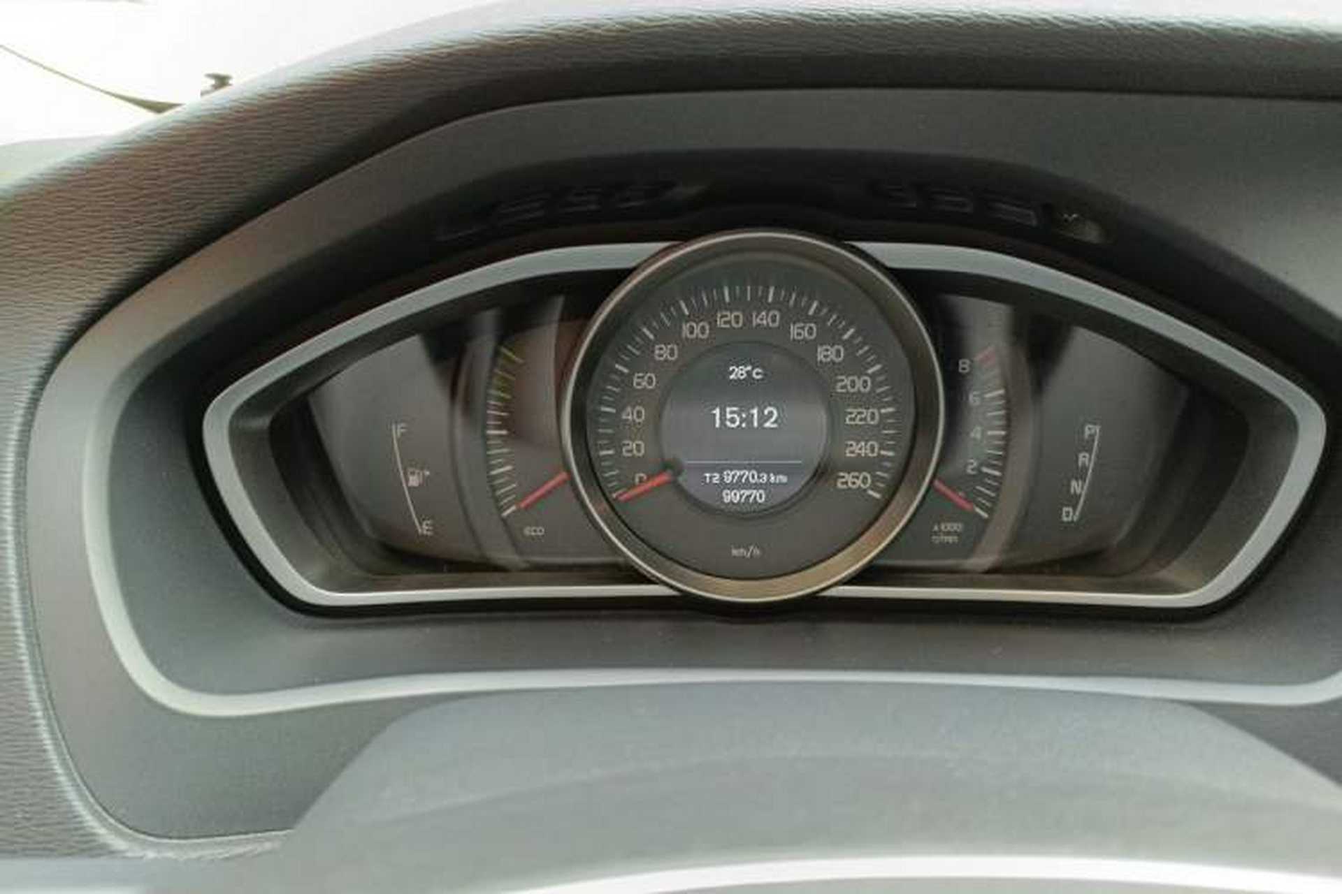 Used Volvo V40 2013 2.0T Zhiyi Edition Instrument Cluster