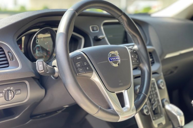 Used Volvo V40 2013 2.0T Zhiya Edition Interior 9