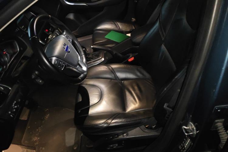 Used Volvo V40 2013 2.0T Zhiya Edition Left Front Seat