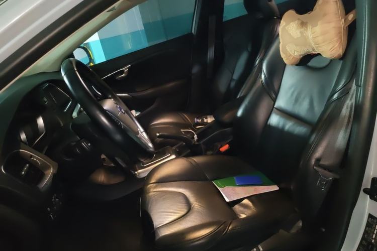 Used Volvo V40 2013 2.0T Zhiya Edition Left Front Seat