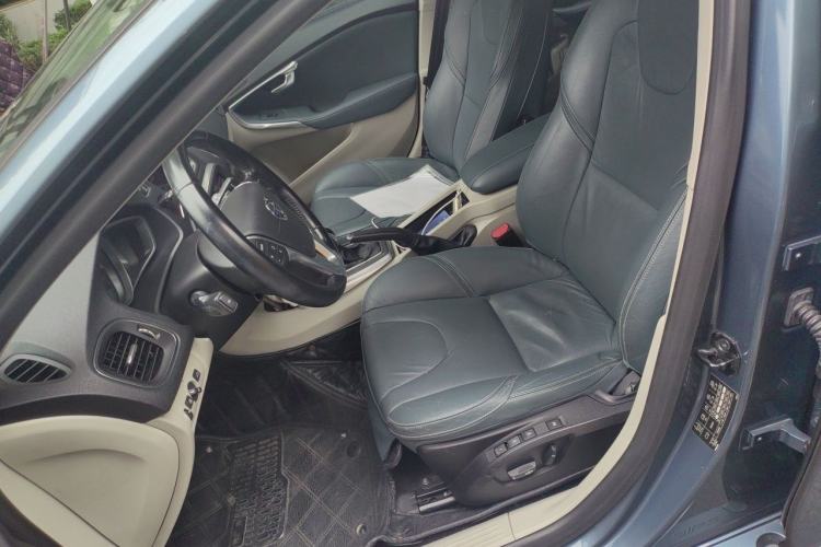Used Volvo V40 2013 2.0T Zhiya Edition Left Front Seat