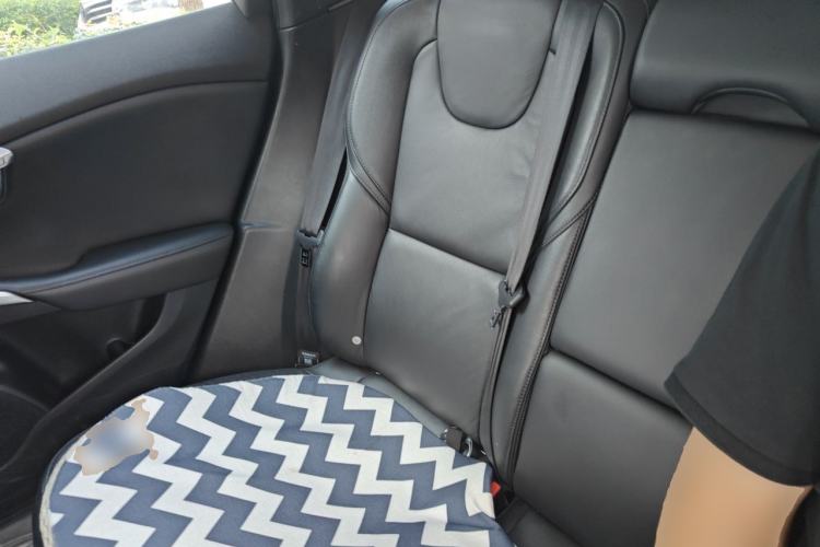 Used Volvo V40 2013 2.0T Zhiya Edition Left Rear Seat