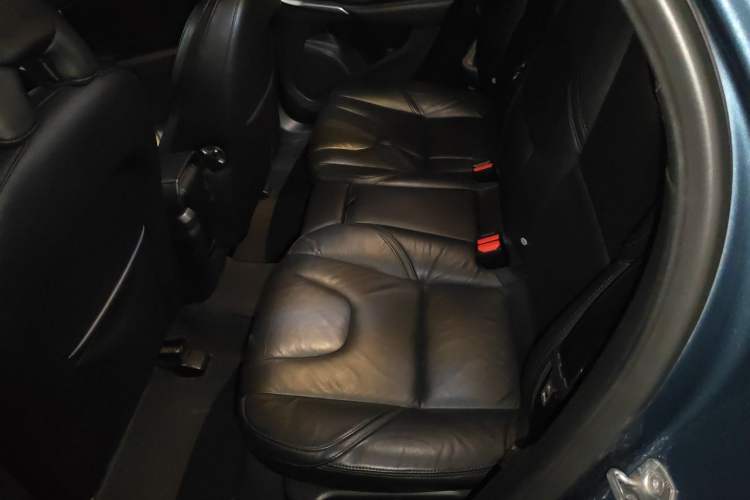 Used Volvo V40 2013 2.0T Zhiya Edition Left Rear Seat
