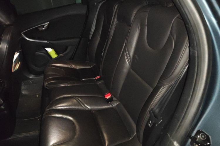 Used Volvo V40 2013 2.0T ZhiShang Version Left Rear Seat