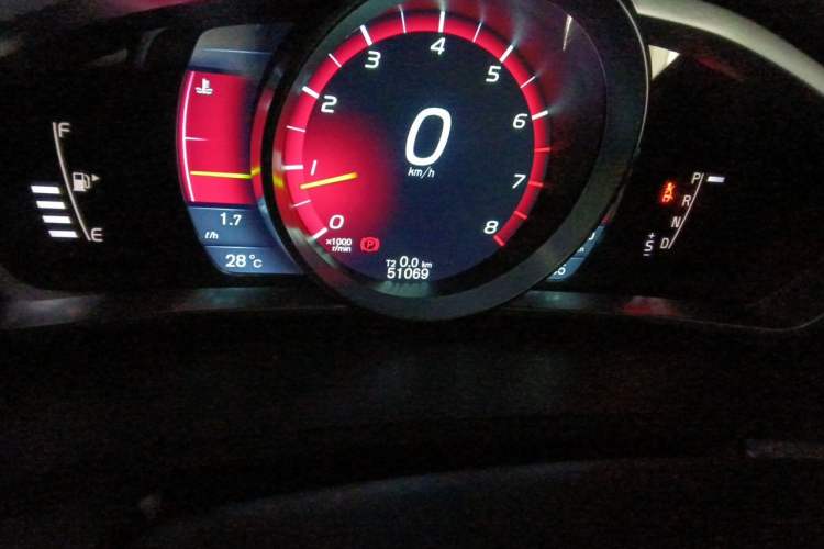 Used Volvo V40 2013 2.0T Zhiya Edition Odometer Close Up