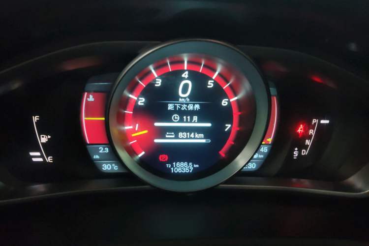 Used Volvo V40 2013 2.0T Zhiya Edition Odometer Close Up