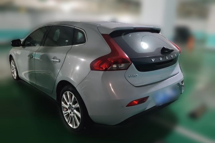 Used Volvo V40 2013 2.0T Zhiya Edition Rear Left 45 Deg
