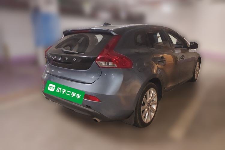 Used Volvo V40 2013 2.0T Zhiyi Edition Rear Right 45 Deg