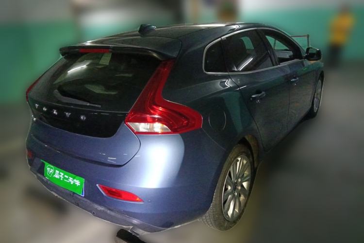 Used Volvo V40 2013 2.0T Zhiya Edition Rear Right 45 Deg
