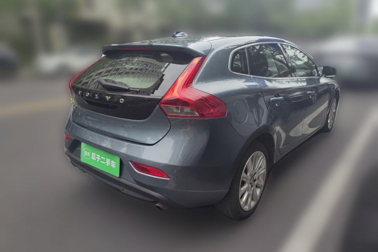 Used Volvo V40 2013 2.0T Zhiya Edition Rear Right 45 Deg