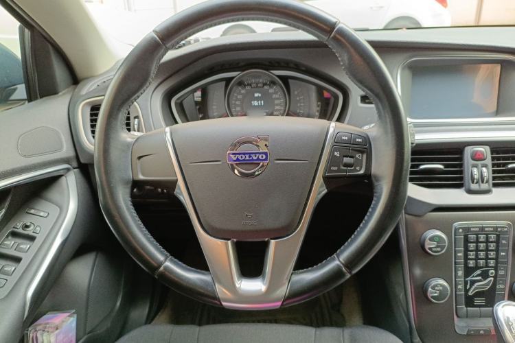 Used Volvo V40 2013 2.0T Zhiyi Edition Steering Wheel