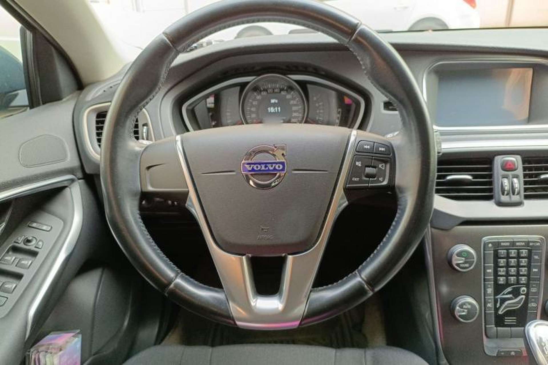 Used Volvo V40 2013 2.0T Zhiyi Edition Steering Wheel