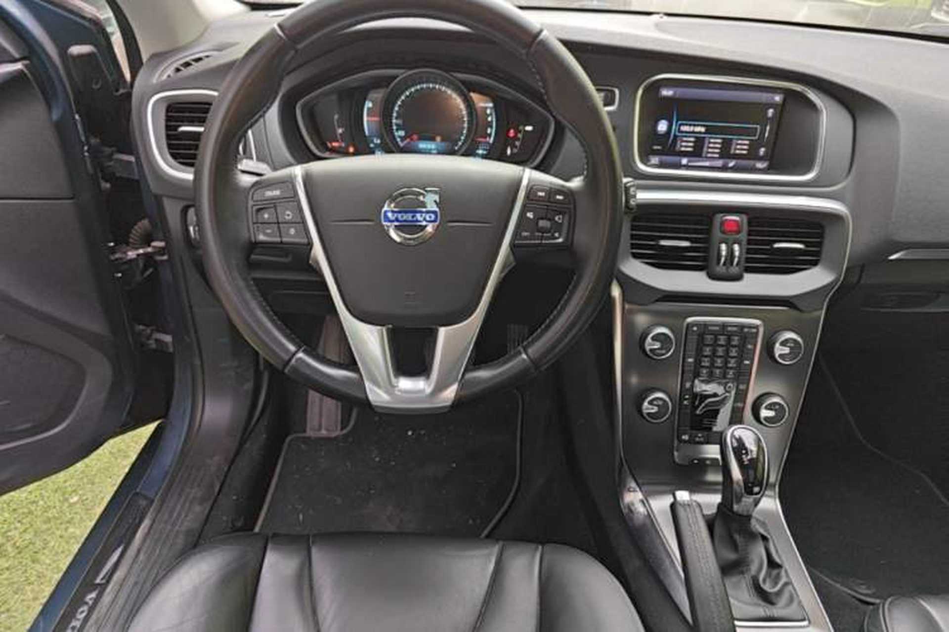 Used Volvo V40 2013 2.0T Zhiya Edition Steering Wheel