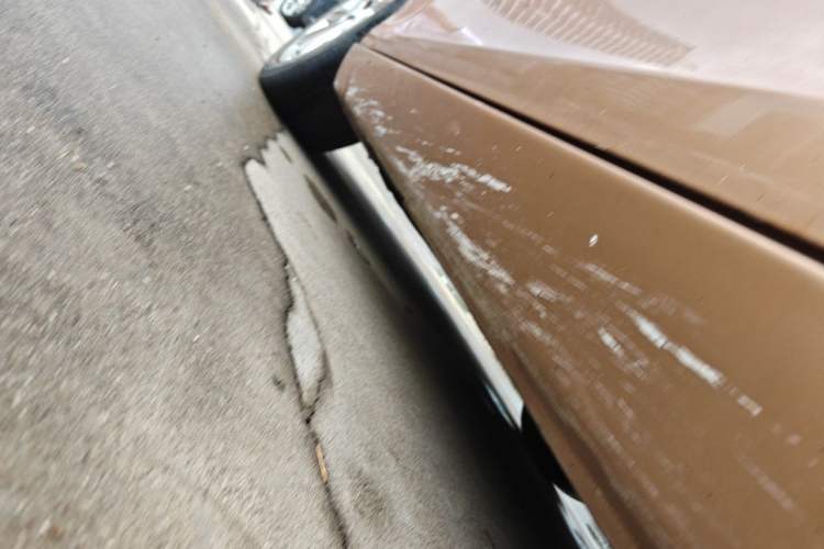 Used Volvo V40 2013 2.0T Zhiya Edition Chassis Front Left
