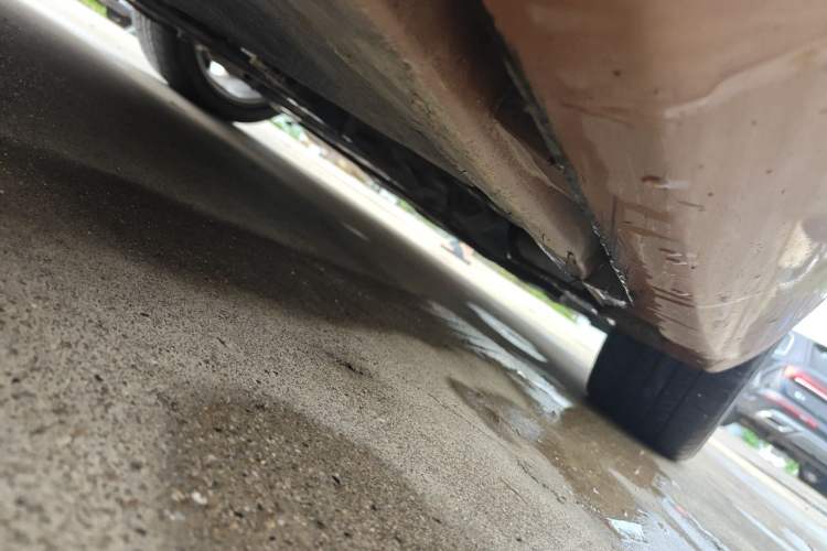Used Volvo V40 2013 2.0T Zhiya Edition Chassis Front Right