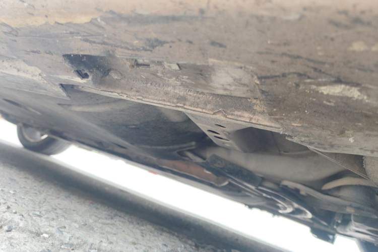 Used Volvo V40 2013 2.0T Zhiya Edition Chassis Front Right