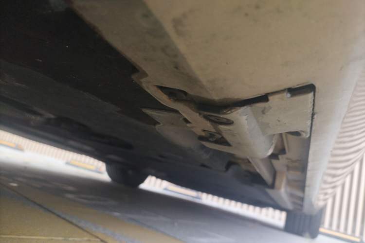 Used Volvo V40 2013 2.0T Zhiya Edition Chassis Rear Right
