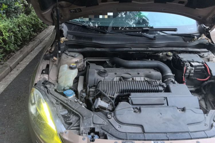 Used Volvo V40 2013 2.0T Zhiya Edition Engine Bay Right