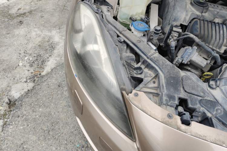 Used Volvo V40 2013 2.0T Zhiya Edition Engine Bay Right