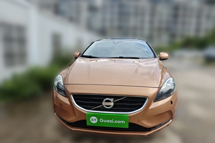 Used Volvo V40 2013 2.0T Zhiya Edition Front
