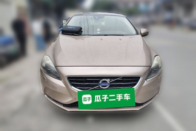Used Volvo V40 2013 2.0T Zhiya Edition Front