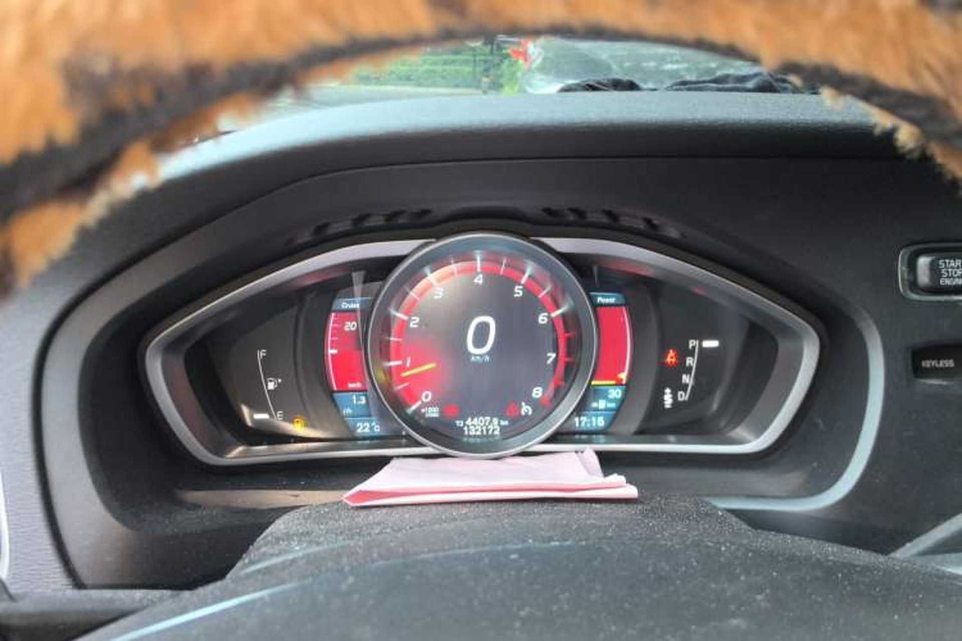Used Volvo V40 2013 2.0T Zhiya Edition Instrument Cluster