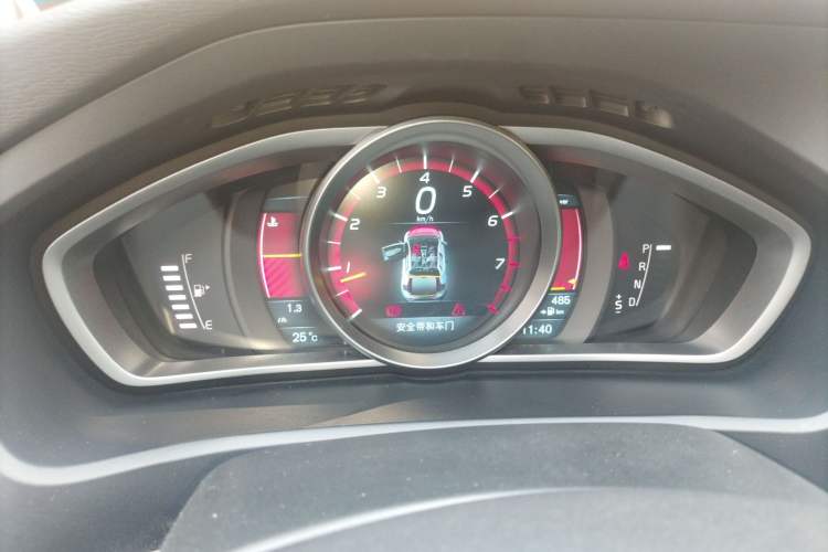 Used Volvo V40 2013 2.0T Zhiya Edition Instrument Cluster