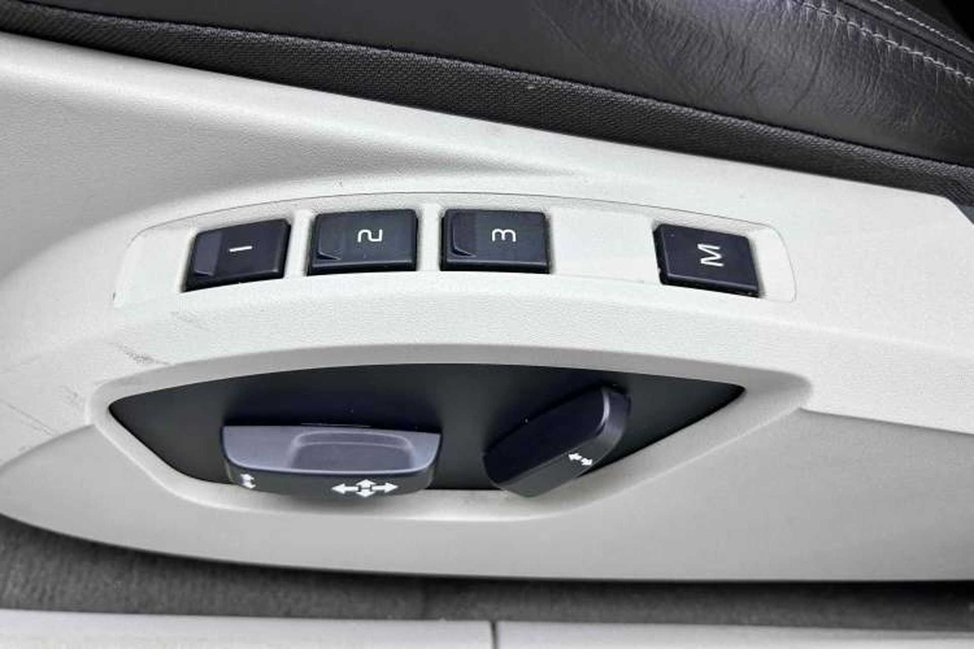 Used Volvo V40 2013 2.0T Zhiya Edition Interior 10