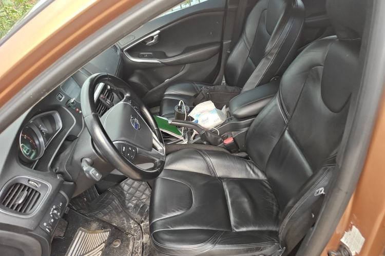 Used Volvo V40 2013 2.0T Zhiya Edition Left Front Seat