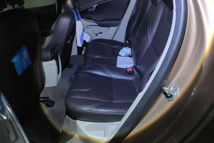 Used Volvo V40 2013 2.0T Zhiya Edition Left Rear Seat