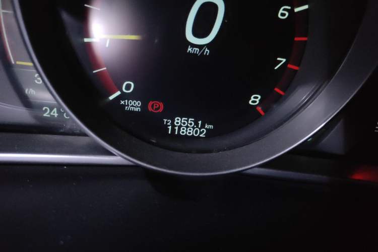 Used Volvo V40 2013 2.0T Zhiya Edition Odometer Close Up