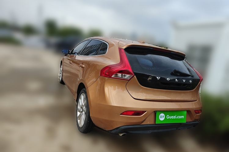 Used Volvo V40 2013 2.0T Zhiya Edition Rear Left 45 Deg