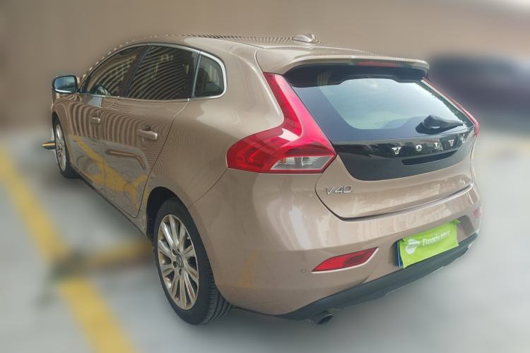 Used Volvo V40 2013 2.0T Zhiya Edition Rear Left 45 Deg