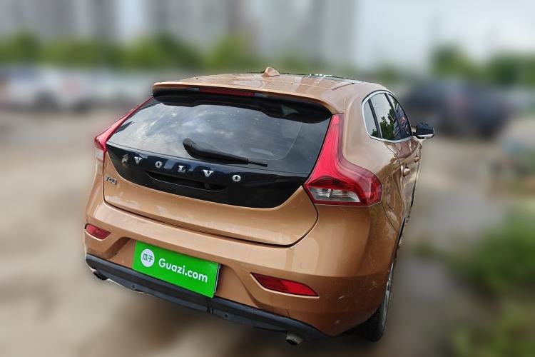Used Volvo V40 2013 2.0T Zhiya Edition Rear Right 45 Deg