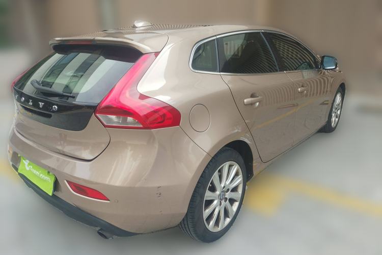 Used Volvo V40 2013 2.0T Zhiya Edition Rear Right 45 Deg
