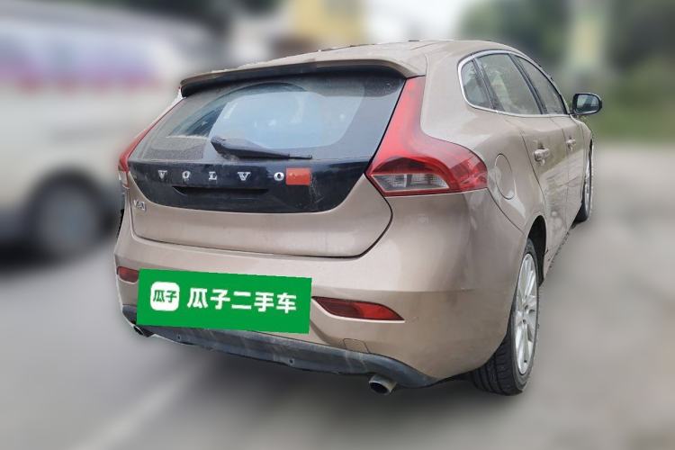 Used Volvo V40 2013 2.0T Zhiya Edition Rear Right 45 Deg