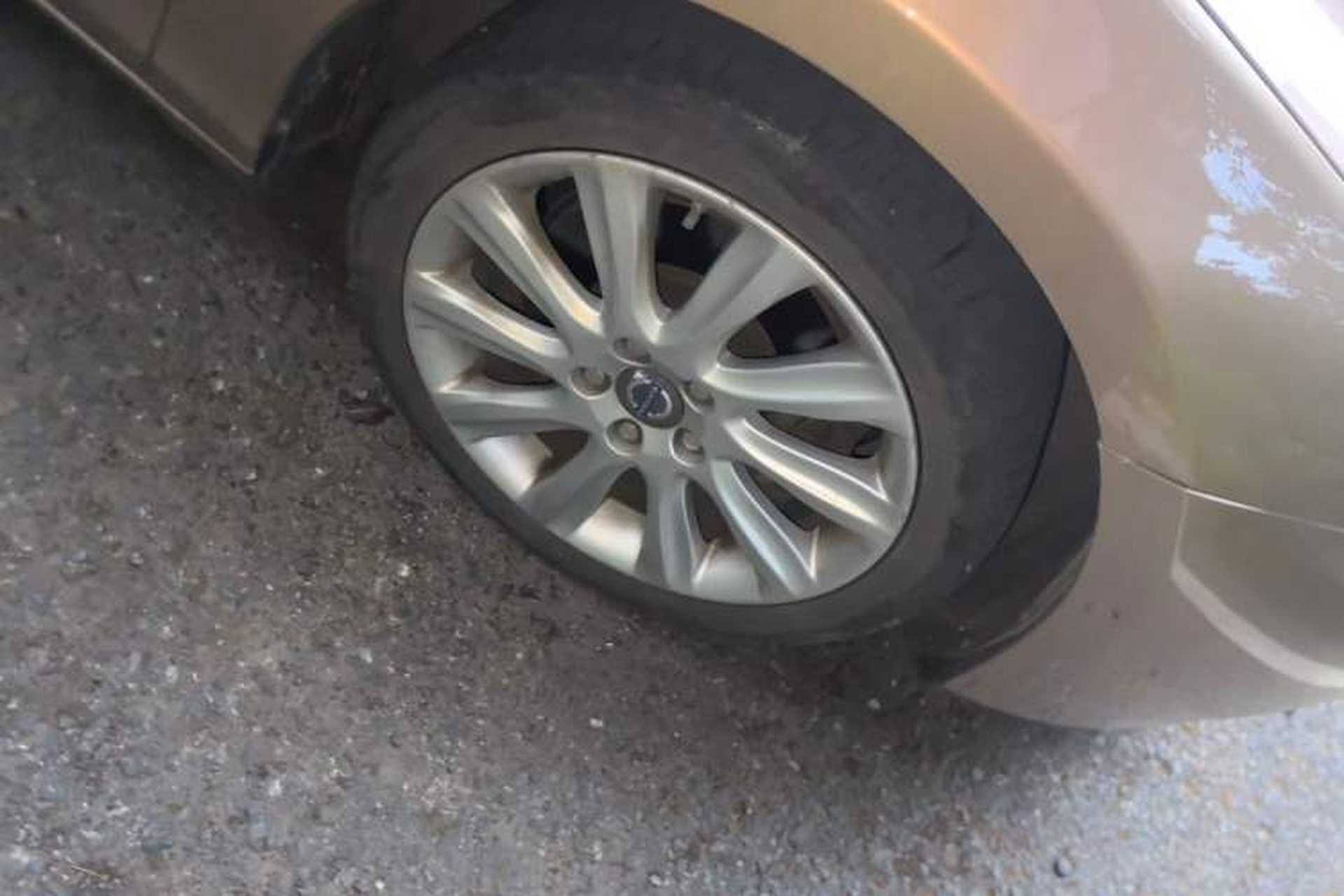 Used Volvo V40 2013 2.0T Zhiya Edition Right Front Wheel Hub