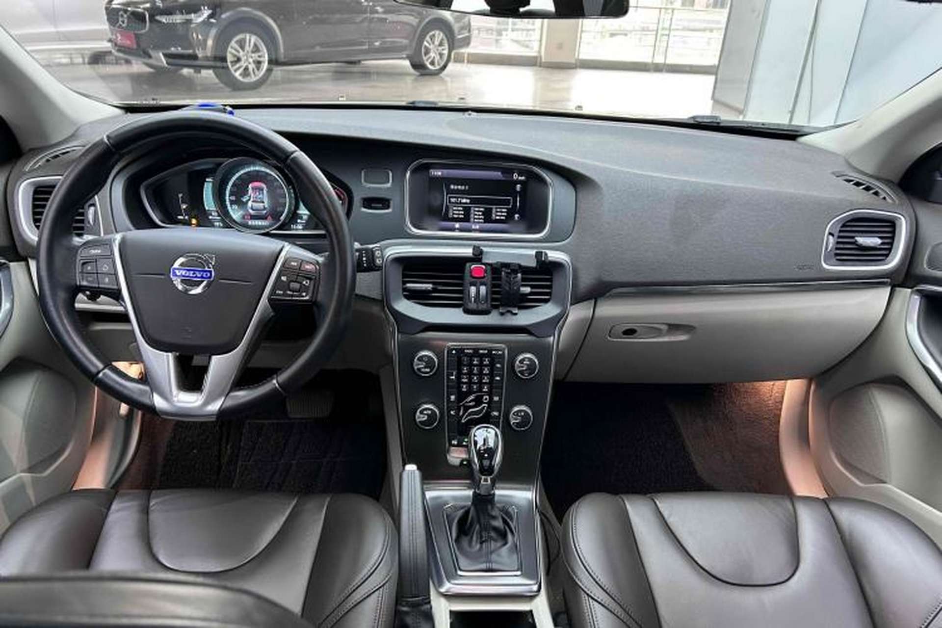 Used Volvo V40 2013 2.0T Zhiya Edition Steering Wheel