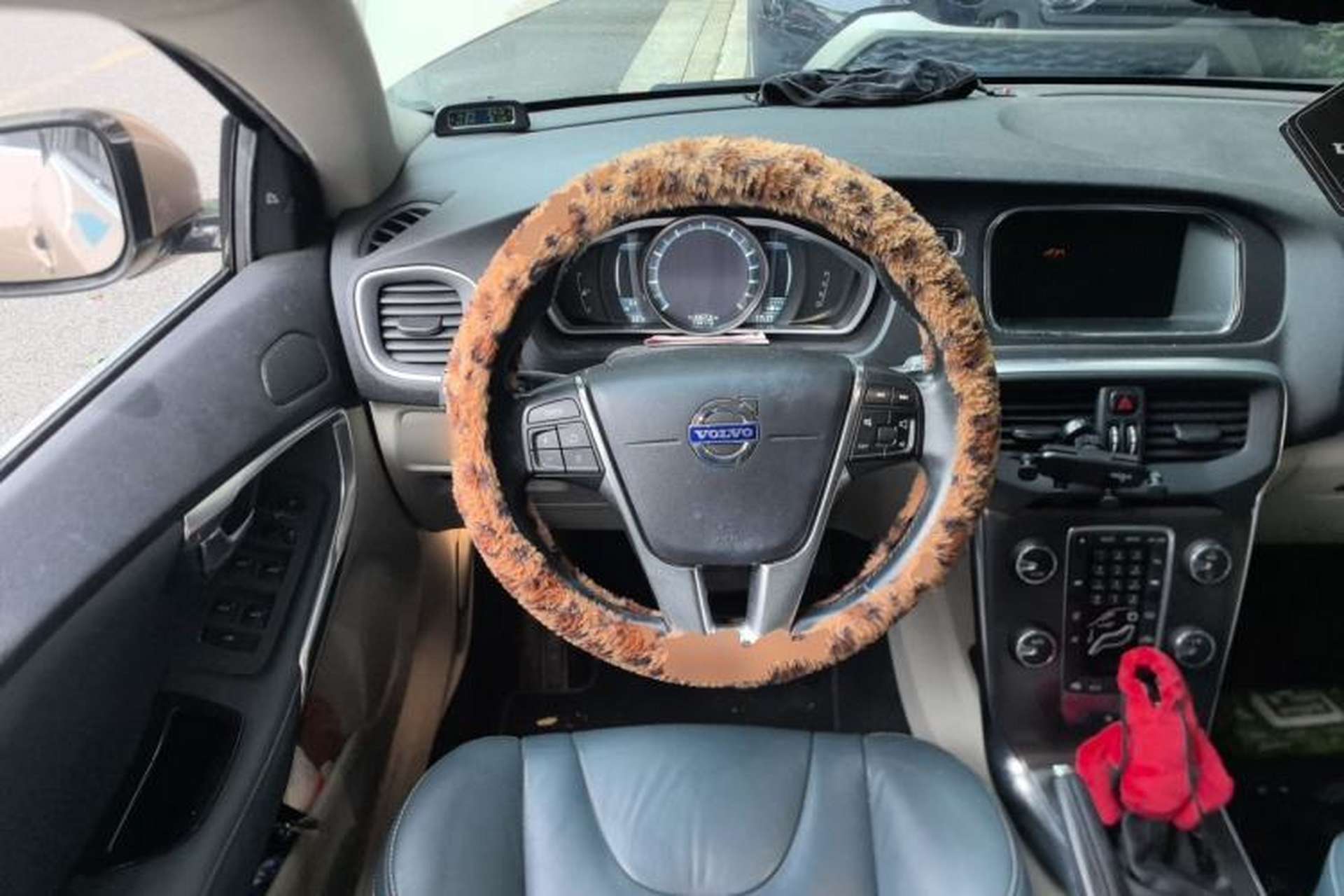 Used Volvo V40 2013 2.0T Zhiya Edition Steering Wheel