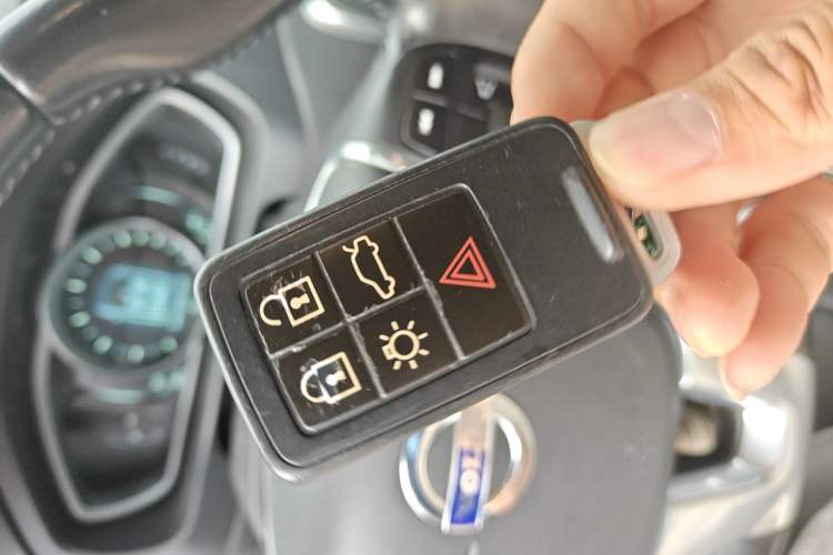 Used Volvo V40 2013 2.0T Zhiya Edition Vehicle Key