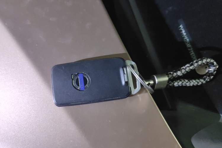 Used Volvo V40 2013 2.0T Zhiya Edition Vehicle Key