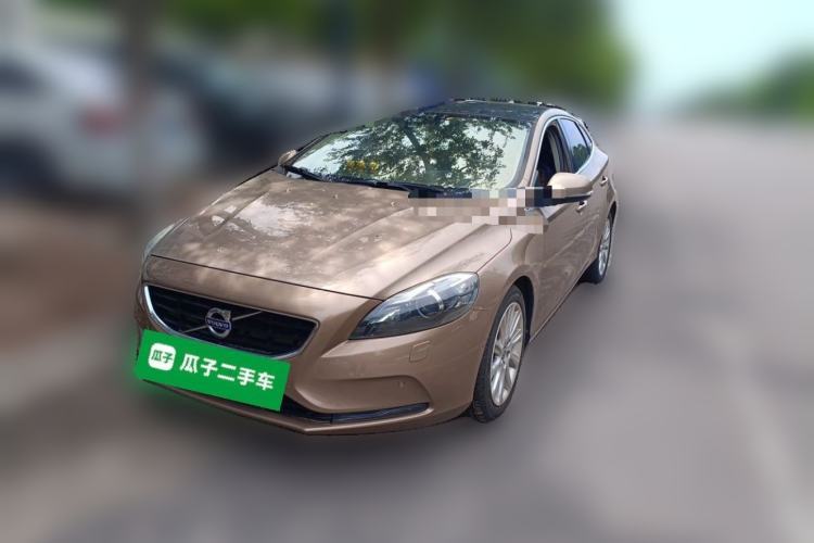 Used Volvo V40 2013 2.0T Zhiya Edition Guazi used car, China used car export, Used car for sale, Used cars, Cheapest cars for sale