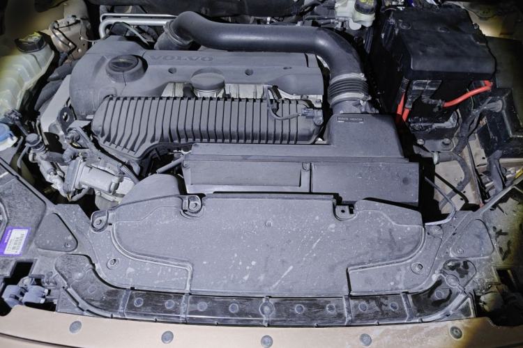 Used Volvo V40 2013 2.0T Zhiya Edition Engine Bay