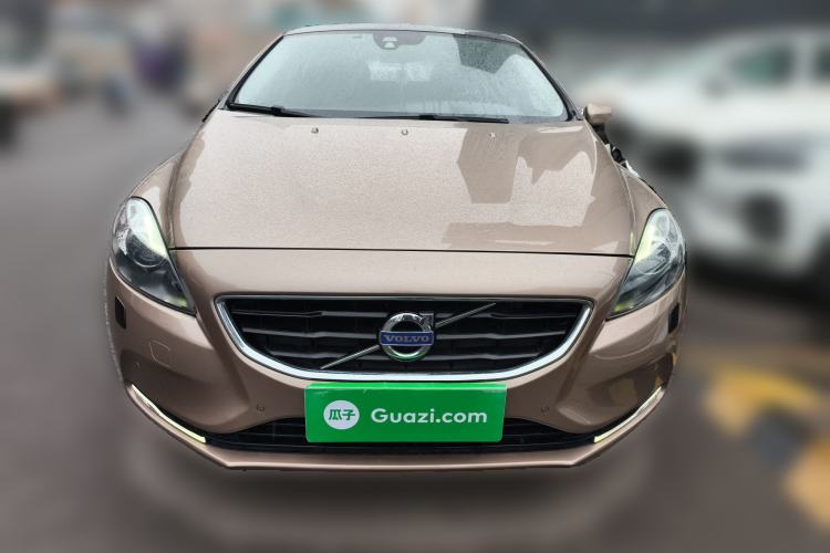 Used Volvo V40 2013 2.0T Zhiya Edition Front