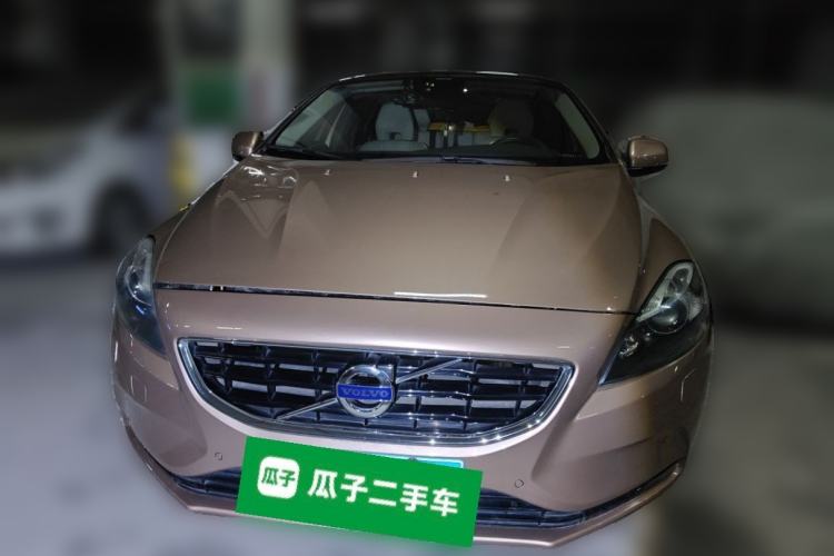 Used Volvo V40 2013 2.0T Zhiya Edition Front