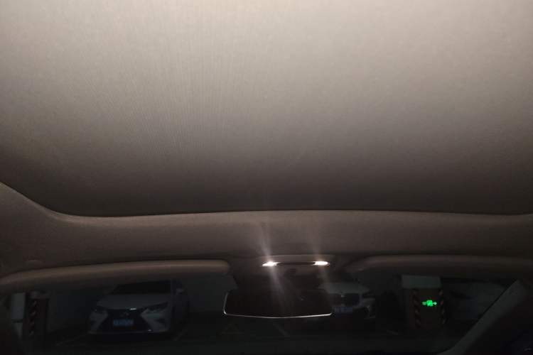 Used Volvo V40 2013 2.0T Zhiya Edition Headliner