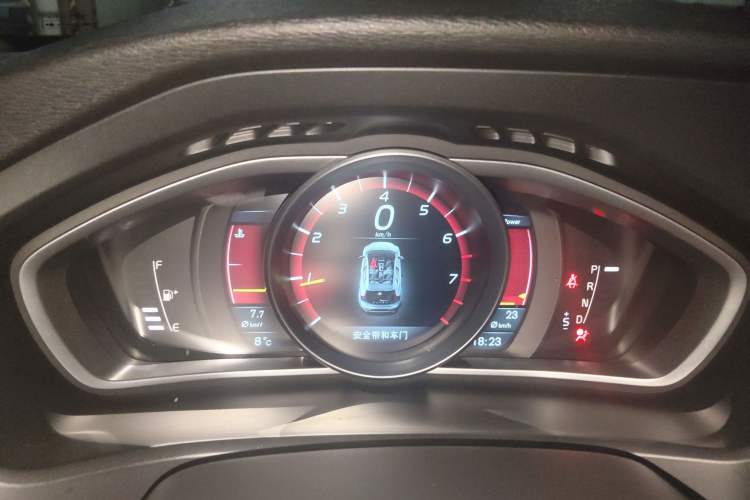 Used Volvo V40 2013 2.0T Zhiya Edition Instrument Cluster