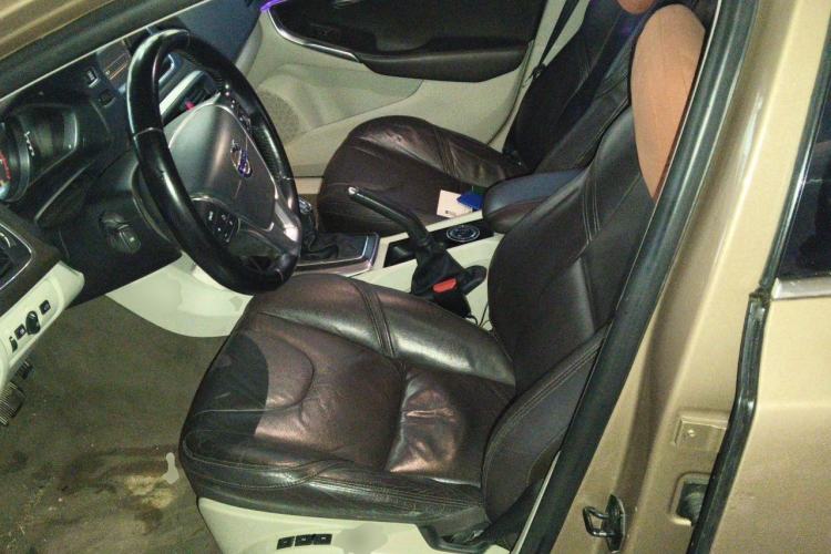 Used Volvo V40 2013 2.0T Zhiya Edition Left Front Seat