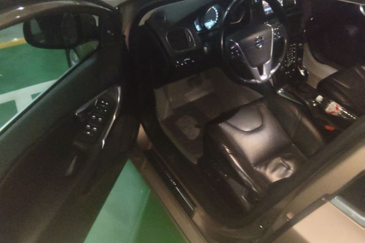 Used Volvo V40 2013 2.0T Zhiya Edition Left Front Seat