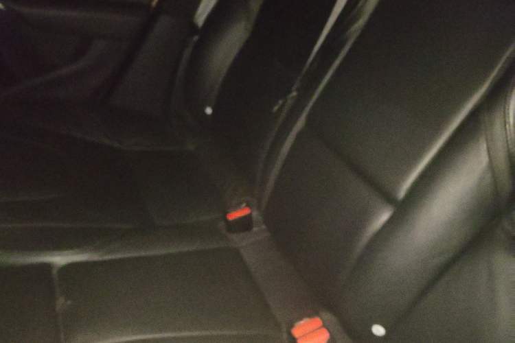 Used Volvo V40 2013 2.0T Zhiya Edition Left Rear Seat